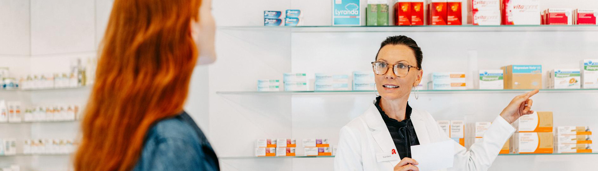 Apothekenregale mit Sichtwahlgestaltung durch mea Category Management